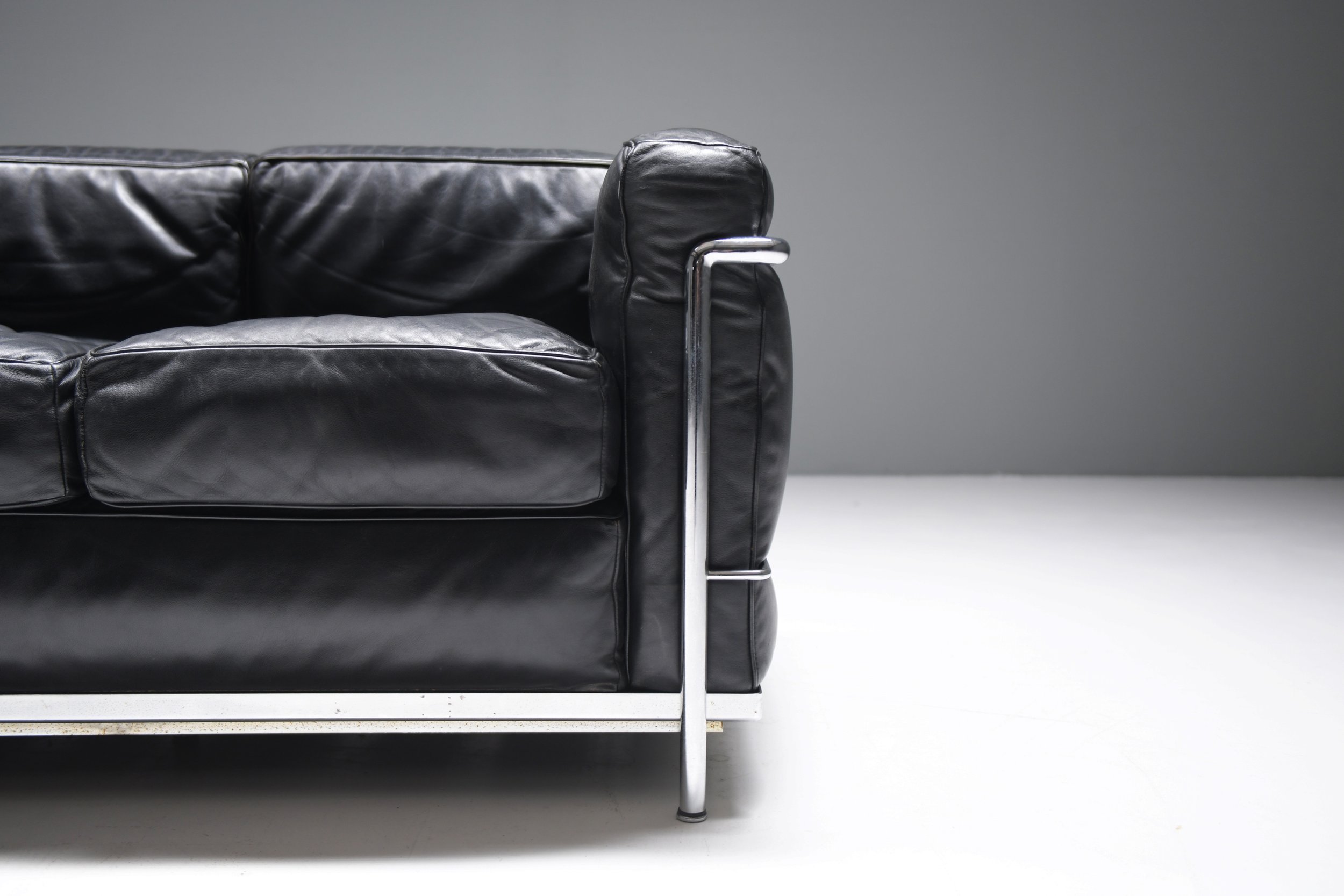 LC2 Style 3S Sofa